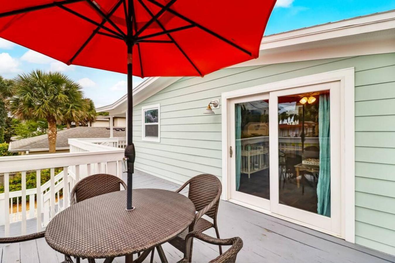 Tropical Beach Bungalow Up - 3 Bedrooms - Across Street From Beach - Deck Fernandina Beach Exterior photo