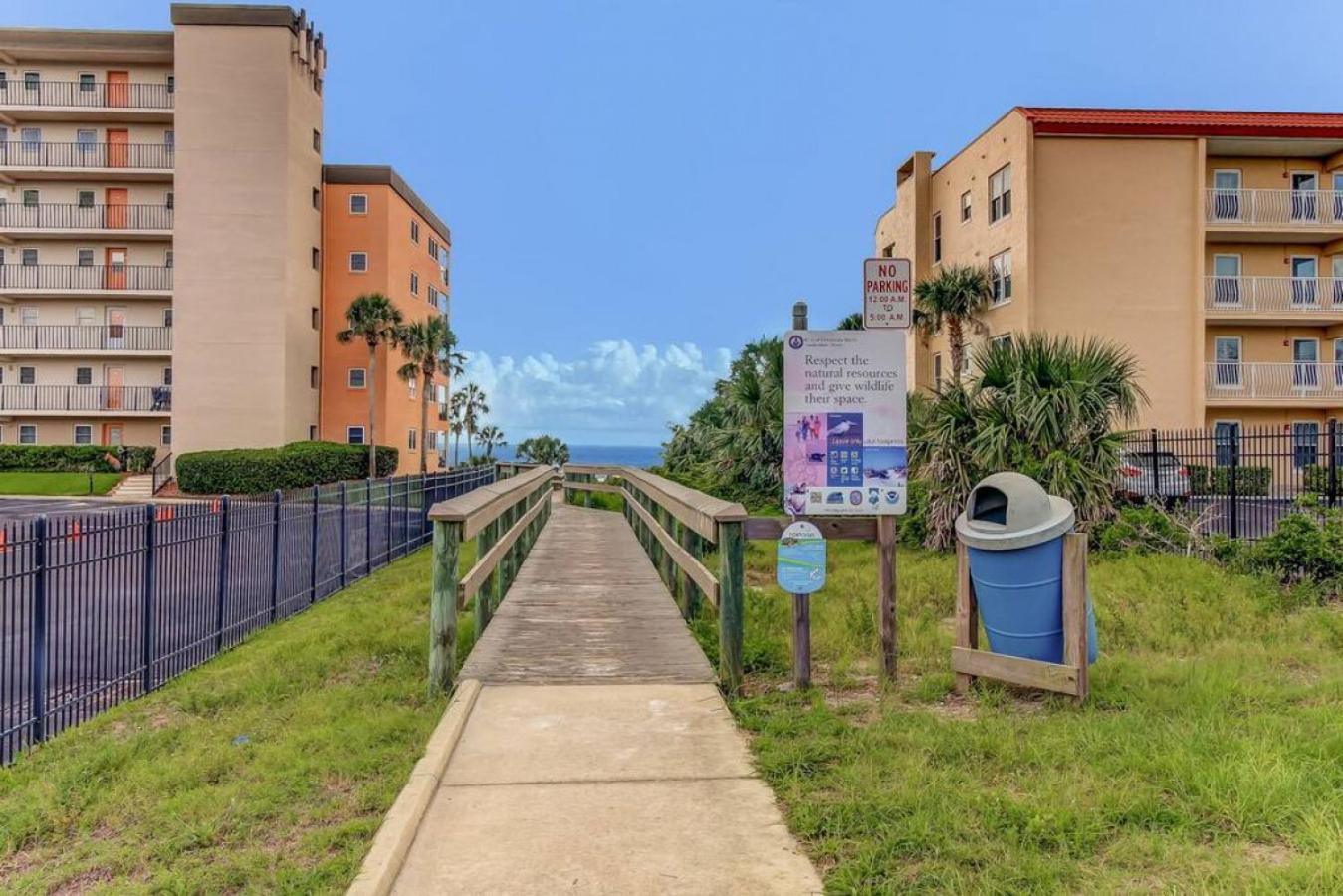 Tropical Beach Bungalow Up - 3 Bedrooms - Across Street From Beach - Deck Fernandina Beach Exterior photo