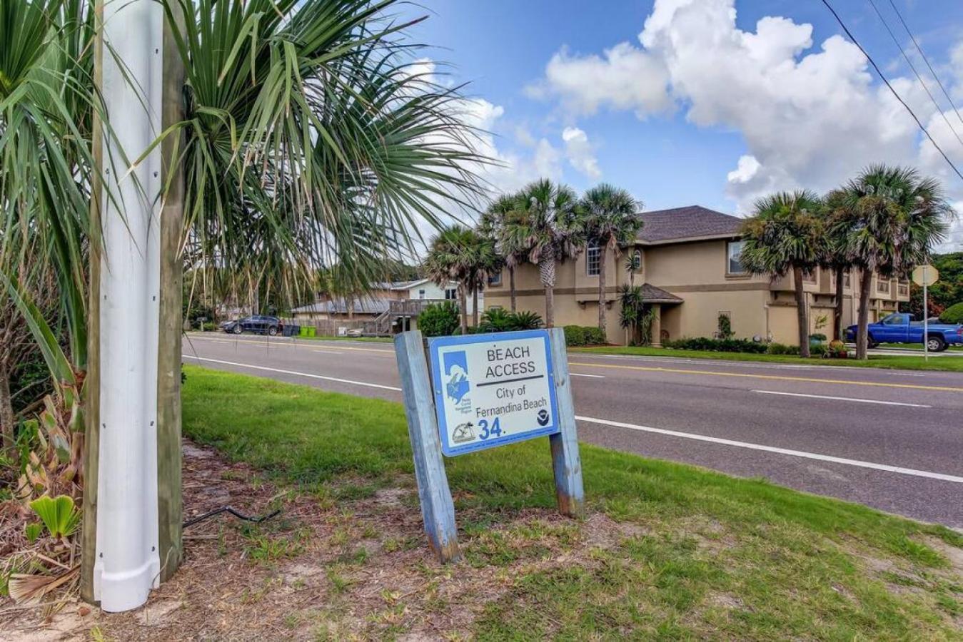 Tropical Beach Bungalow Up - 3 Bedrooms - Across Street From Beach - Deck Fernandina Beach Exterior photo