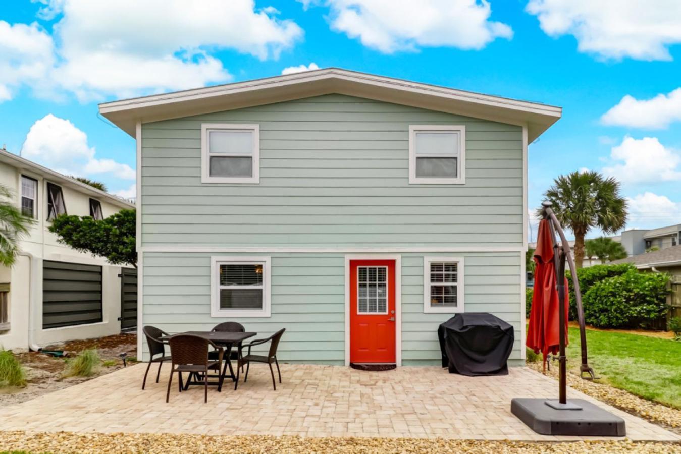 Tropical Beach Bungalow Up - 3 Bedrooms - Across Street From Beach - Deck Fernandina Beach Exterior photo